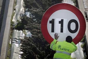 Instaladas las nuevas señales de 110 km/h