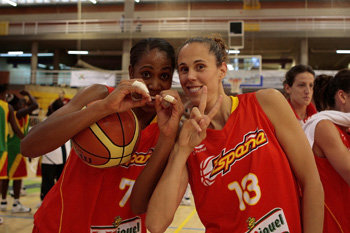 Amaya Valdemoro celebra 200 partidos con España