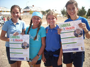 Carrera solidaria y mercadillo benéfico en el Colegio Highlands