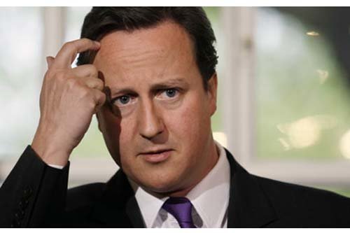 Cameron estudia retirar las prestaciones a los delicuentes