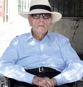 Manuel Fraga declara casi un millón de euros en cuentas