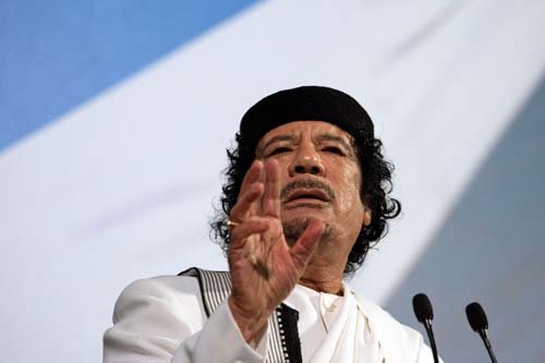 El hijo de Gadafi amenaza con ir a la guerra