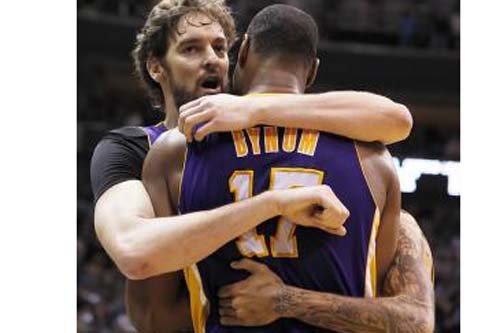 Los Lakers consiguen su primera victoria a domicilio