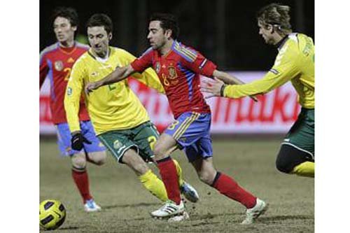 España vence en el patatal camino de la Euro 2012