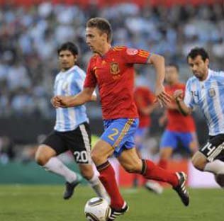 Monreal por Ramos para poder frenar a Cassano y Rossi