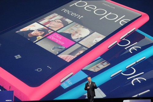 Nuevos Nokia con Windows desafían a Apple