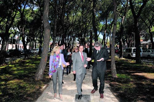 La entrada a la Plaza de la Moraleja ya está reformada
