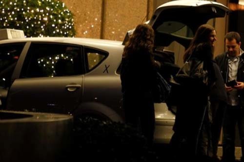 "Telenabo", la mafia de taxistas y botones de hotel