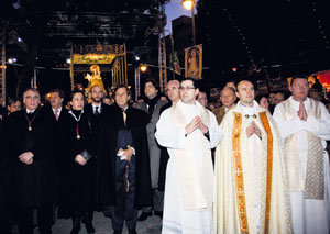 La procesión de La Virgen de La Paz reúne a 20.000 personas