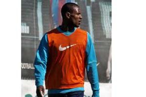 Eric Abidal tiene un tumor en el hígado