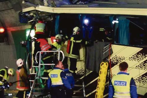Fallecen 24 personas en carretera en el ecuador del puente