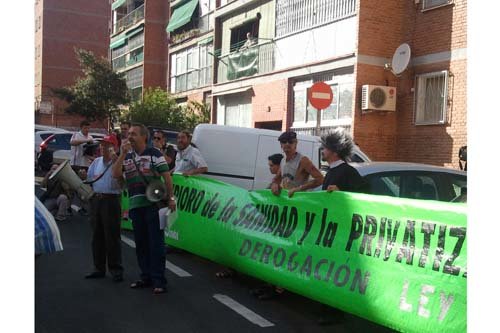 Los Mossos desalojan a los vecinos que ocupaban ambulatorios