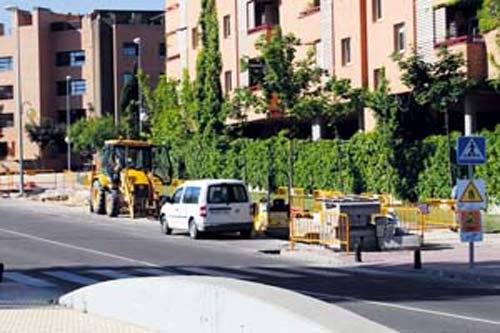 Arrancan las obras para ampliar aparcamientos en Av. de la Vega