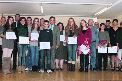 Veintiún jóvenes reciben las becas de música