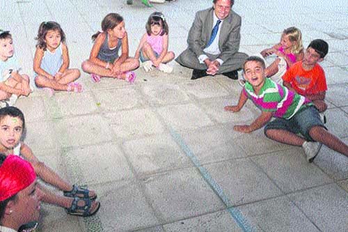 Más de 2.000 niños disfrutan de los campamentos de verano