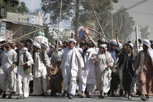 Nueva jornada de violentas protestas en Kandahar