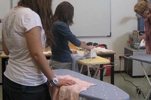 Empieza el taller municipal "Emancípate en igualdad"