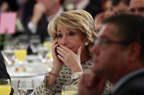 Aguirre, más valorada que Rajoy y Zapatero, según el CIS