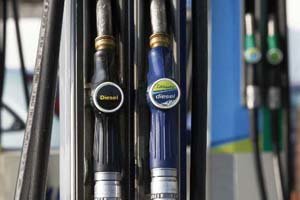 El gasóleo ya cuesta igual que la gasolina