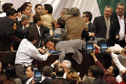 Aprueban proyecto para entregarles un iPad a diputados