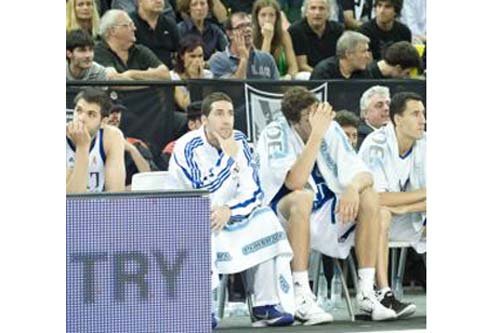 El Real Madrid toca fondo en Bilbao y está al borde del KO