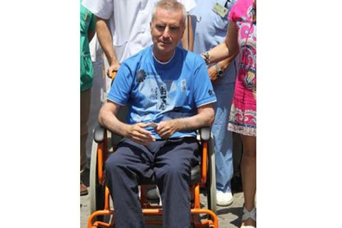 Ortega Cano recibe el alta y sale del hospital