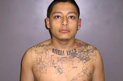 El tatuaje de un pandillero desvela un crimen sin resolver