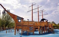 El buen tiempo desborda los parques del distrito