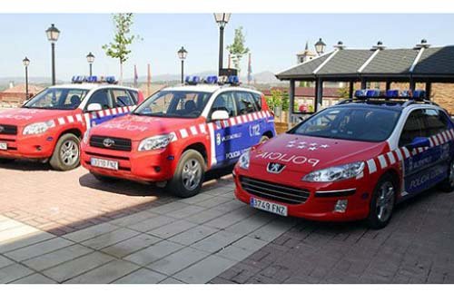 Dos nuevos coches patrulla y dos motos para la Policía Local