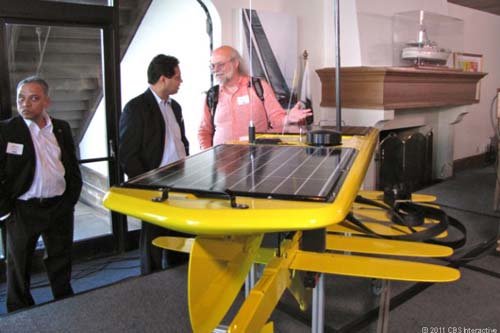 Los robots Wave Glider empiezan un viaje de exploración.