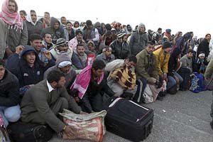 Avalancha de refugiados en la frontera entre Egipto y Túnez
