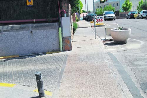 El Encinar también sufre falta de parking