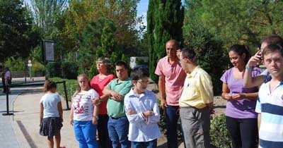 Ayuda y colabora con el rastrillo solidario de APAMA