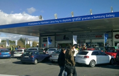 Colapso en el Parque de las Naciones por una promoción de gasolina 