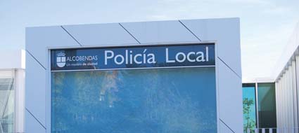 Un vigilante jurado en la base de la Policía Local