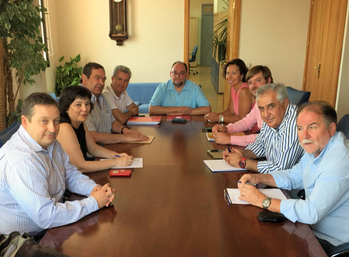 Imagen de los presentes en la reunión celebrada el miércoles 8 de julio en el Ayuntamiento de la ciudad