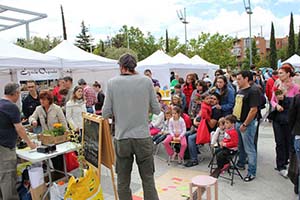 Reparto de 5.000 semilleros en Alcobendas