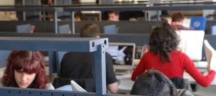 Las mediatecas amplían el horario de las salas de estudio