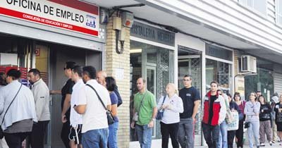Baja el número de parados en el municipio
