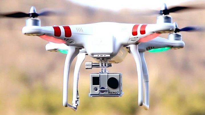 La DGT estrena 5 drones en el Puente de Mayo