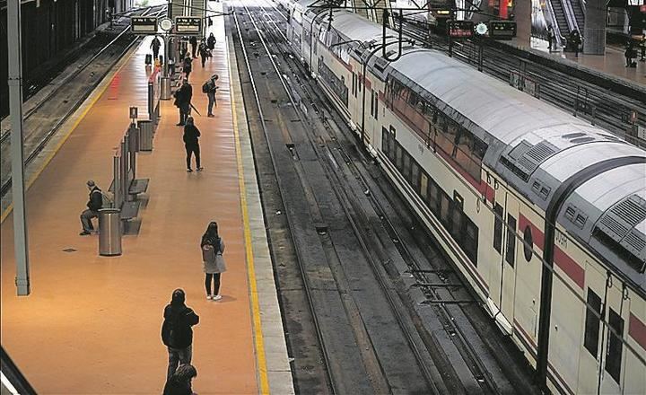 Autobuses y trenes pueden ocupar ya todos sus asientos