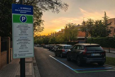 El aparcamiento vuelve a ser protagonista en La Moraleja: dónde se puede aparcar y qué horarios hay