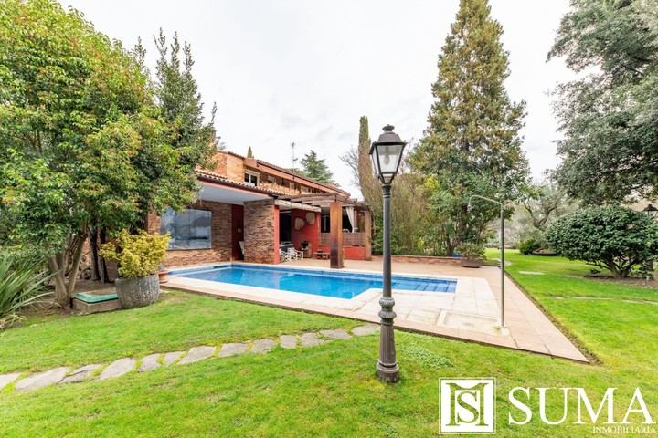Venta de chalet unifamiliar en una de las calles mas cotizadas de la Moraleja