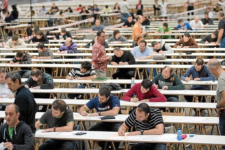 13 autonomías retrasan a 2021 las oposiciones para profesor y cuatro intentan mantenerlas para este año