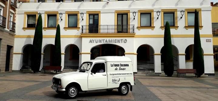 'La Furgo Solidaria de Sanse': Cuando el pueblo necesita ayudar