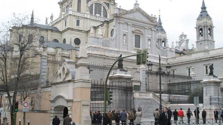 Los Reyes presidirán una misa funeral en La Almudena por las víctimas de la pandemia