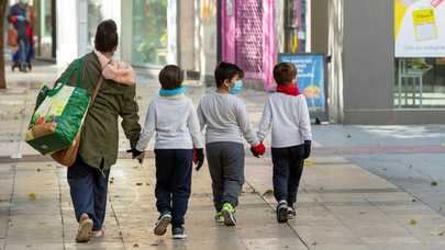 Desconfinamiento de los niños: cómo quitarles el miedo y qué debemos explicarles antes de volver a salir a la calle