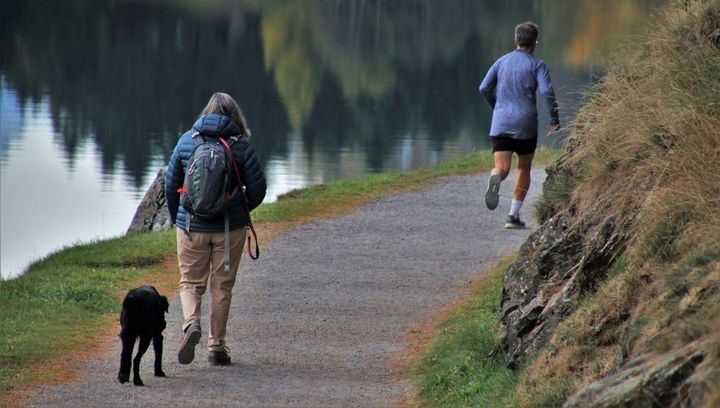 El Gobierno autoriza los paseos y el deporte individual de 6 a 10 horas y de 20 a 23