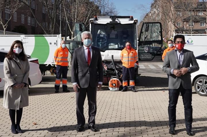 El Ayuntamiento activa el contrato de limpieza para el barrio de Moscatelares