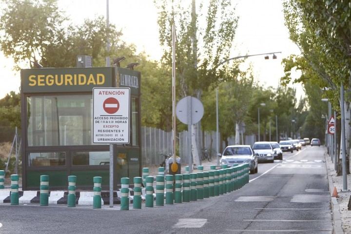 La Moraleja toma medidas para proteger sus viviendas durante la noche